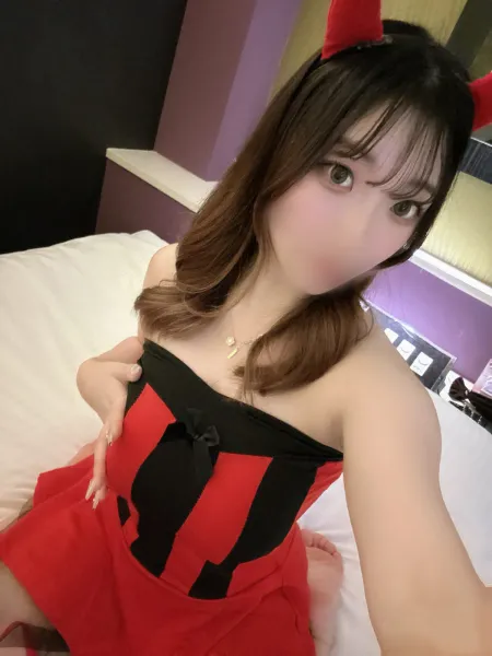 23日は21:00までです🤍 | ラブコレクション えれな