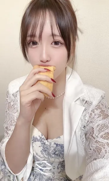 ほぼ犯罪😇💕 |  【体験】Moeka(もえか）