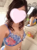 『i-LiLy-アイリリー-』学生～人妻まで 杏奈(あんな)