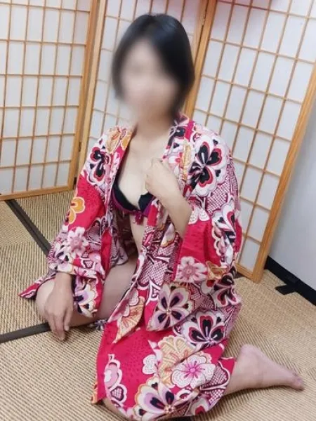 イエスグループ　華女(かのじょ)松山店 安西やよい