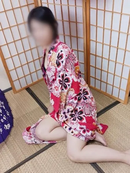 イエスグループ　華女(かのじょ)松山店 安西やよい
