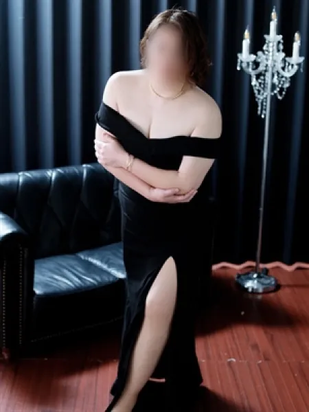 ミセスコレクション りな《考えないで感じる体》