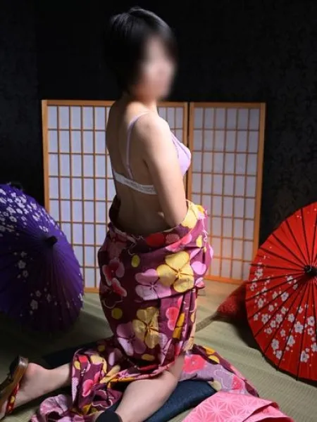 イエスグループ　華女(かのじょ)松山店 森下なお