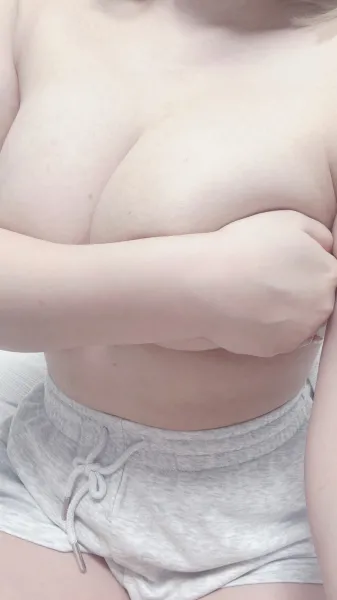 5/4体験入店【れいな】ちゃん！天然Iカップ❤ | ＢｅｌｌｅＡｍｅ－ベルアーム－ 【新人】れいな